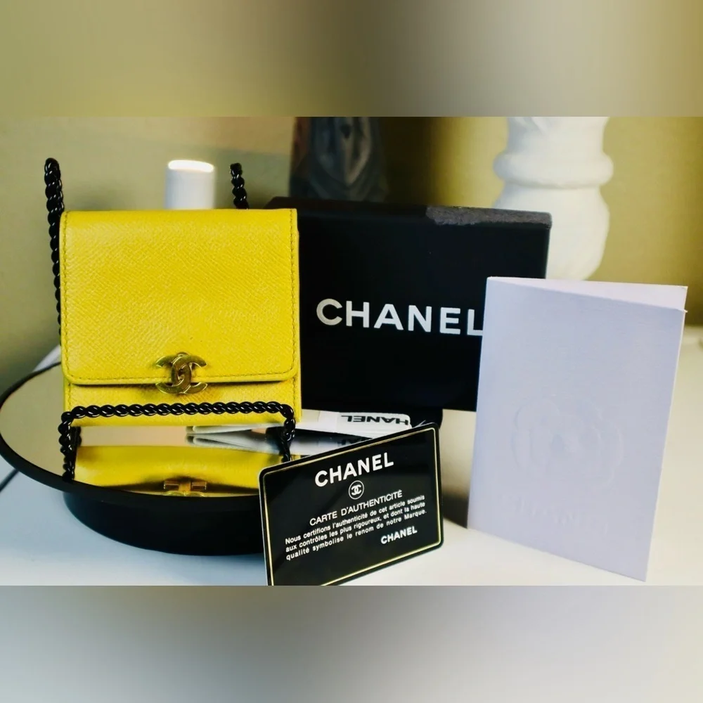 “Host Pick” Classic CHANEL Coin and Card Holder Wallet W/COA